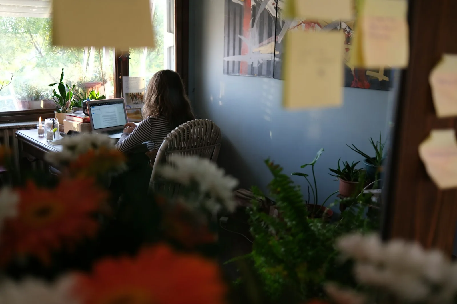What Is Microlearning for Leadership? (And How It Differs from Daily Reinforcement)